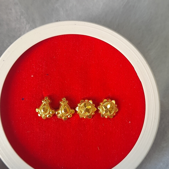 Beautiful combo 2pairs studs - Picture 4 of 16